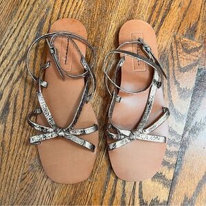 NWOB EITHER/OR The Dress Sandal in champagne